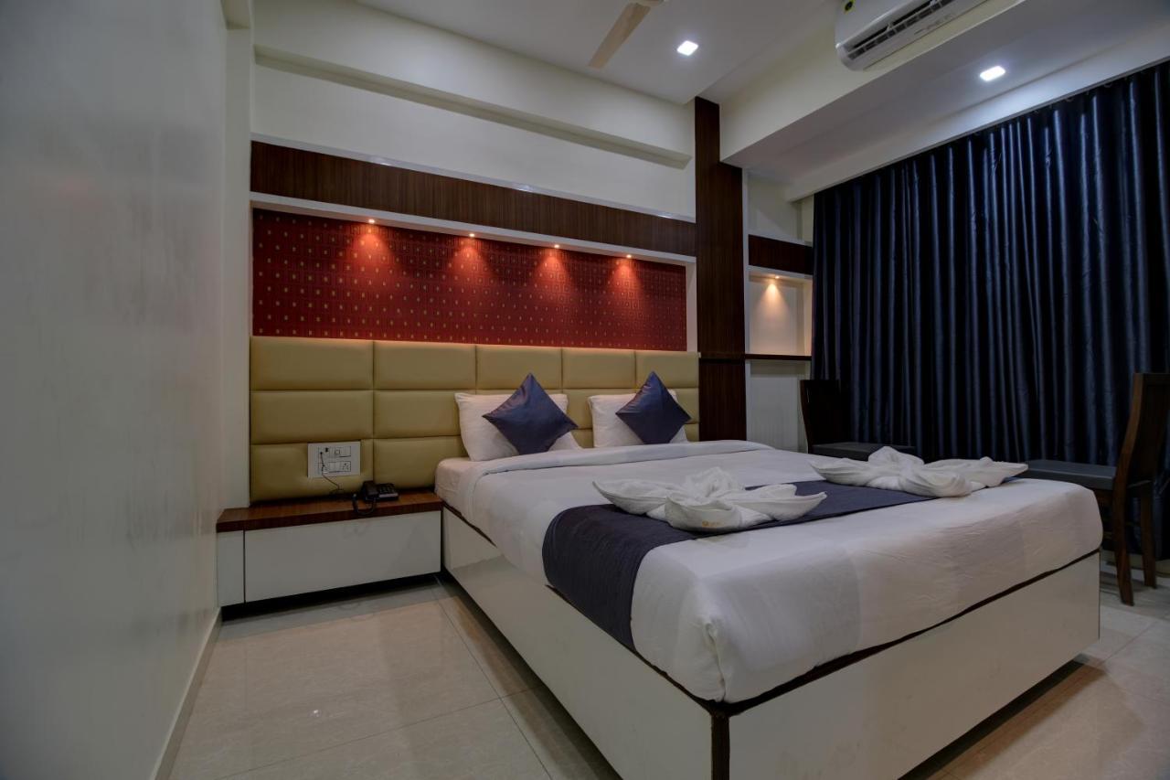 Hotel Mourya Residency นาวีมุมไบ ภายนอก รูปภาพ